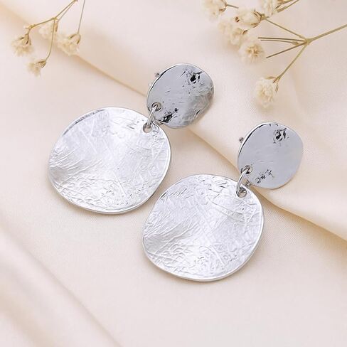 Round Geometry Clip On Earrings for Women, Matte Gold Silver Retro Disc Dangle Drop Clip Earrings Non Pierced Clips Stetement Jewelry Gifts in Kuwait