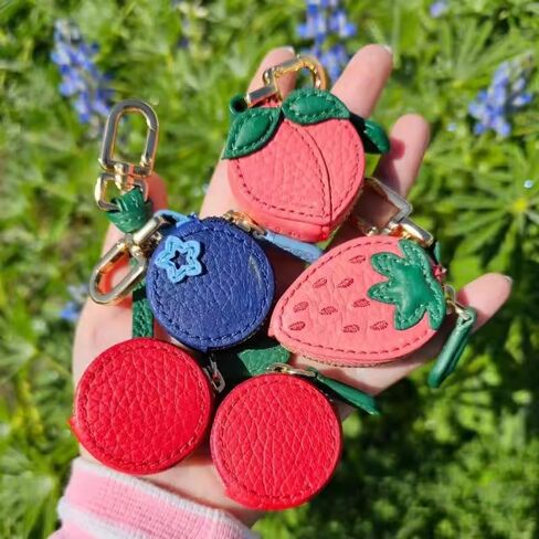 محفظة نقود معدنية، محفظة لطيفة، سلسلة مفاتيح، حقيبة صغيرة ساحرة، حقيبة جلدية فواكه، هدية للفتيات والنساء والأطفال (الكرز) in Kuwait