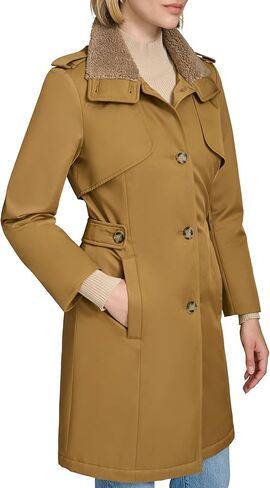 معطف واقٍ من المطر كلاسيكي معزول ومقاوم للماء من Andrew Marc للسيدات in Kuwait