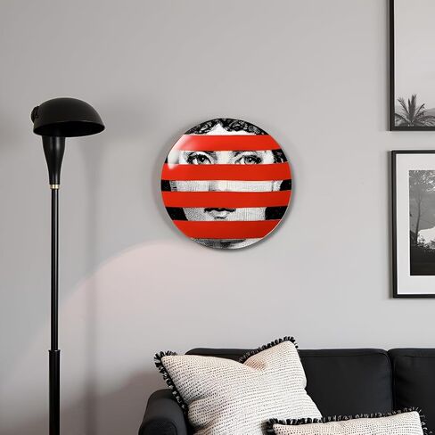 لوحة حائط مزخرفة من السيراميك مقاس 8 بوصات من AlphaDesignLuxe - تصميم وجه فني حديث على الطراز الإيطالي، سطح طاولة أنيق أو لمسة ديكور حائط، جاهزة للهدايا مع خطاف تعليق وحامل خشبي - مخطط أحمر in Kuwait