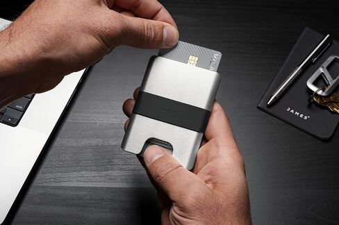 محفظة JAMES° The Lowe Minimalist المصنوعة من الألومنيوم المصنوعة باستخدام الحاسب الآلي للرجال، تحجب RFID بشكل طبيعي، بسيطة، نظيفة، نحيفة - فضي + أسود in Kuwait