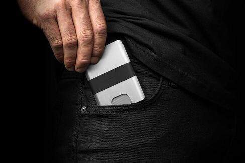 محفظة JAMES° The Lowe Minimalist المصنوعة من الألومنيوم المصنوعة باستخدام الحاسب الآلي للرجال، تحجب RFID بشكل طبيعي، بسيطة، نظيفة، نحيفة - فضي + أسود in Kuwait