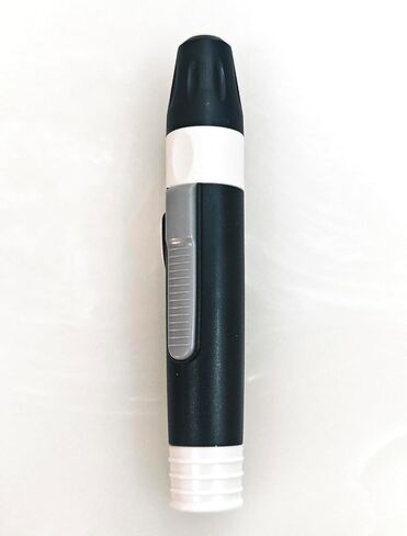 Lancing Device with Lancet Ejector – 5 Adjustable Depth Settings | with 5 Lancets Free in Kuwait