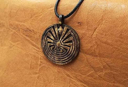 مجوهرات Baldur - رجل المتاهة في قلادة قلادة الغموض المتاهة تميمة - قلادة المتاهة الأمريكية الأصلية مجوهرات الروح للرجال والنساء - قلادة فراشة المايا إنكا أزتيك in Kuwait