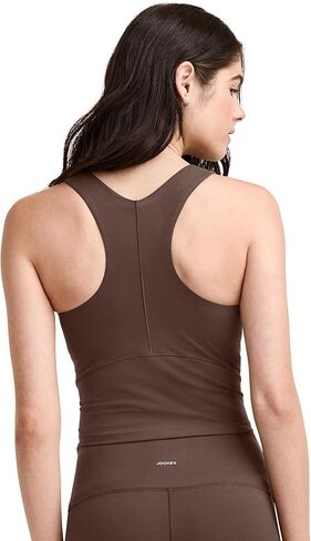 قميص Jockey النسائي Activewear EVERACTIVE Racerback قصير مع حمالة صدر مدمجة in Kuwait