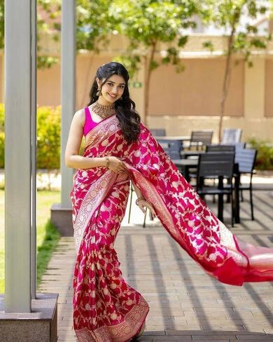 Women's Banarasi Silk Saree With Unstitched Blouse Piece in Saudi Arabia