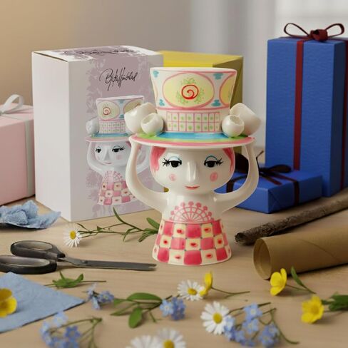 Bjorn Wiinblad Lady مع مزهرية قبعة، وردي وأصفر، ارتفاع 8.1 بوصة، يتضمن صندوق هدايا in Kuwait