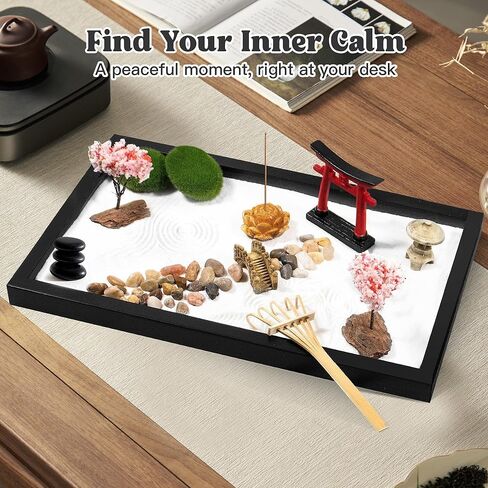 مجموعة Zen Garden لديكور المكتب - حديقة رملية صغيرة يابانية مع أكثر من 10 أدوات وملحقات، مكابس الخيزران، بوابة توري، حامل البخور وصندوق الهدايا - زينة مكتب لتخفيف التوتر للمنزل والمكتب in Kuwait