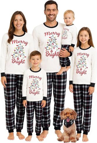 بيجامات عيد الميلاد المتطابقة للعائلة - بيجامات عيد الميلاد الاحتفالية، ملابس نوم للعطلات لجميع أفراد العائلة، صور وتقديم الهدايا in Kuwait
