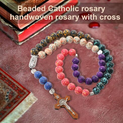 مسبحة كاثوليكية من الخرز المطلي يدويًا - خرز لامع غير مشوه مع St. ميدالية وصليب بنديكت، هدية المناولة الأولى، ديكور مرآة السيارة، خرز الصلاة المسيحية، هدية كاثوليكية ومسيحية in Kuwait