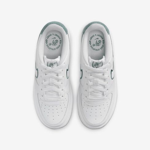 حذاء Nike Air Force 1 LV8 3 للأطفال الكبار (FZ2008-100، أبيض سامت/بيكوستال/أبيض ساميت) مقاس 3.5 in Kuwait