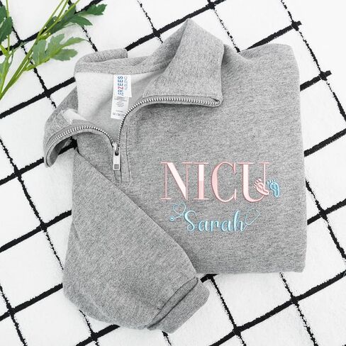 COUPLEHOODIES اسم مخصص NICU Nurse مطرزة بسحاب ربع سنوي - هدية لممرضات حديثي الولادة أو موظفي NICU أو الأطباء in Saudi Arabia