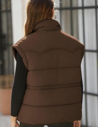 سترة منتفخة للنساء من Himosyber مع ياقة واقفة وأكمام قصيرة وسترات مبطنة لخريف وشتاء 2025 مع جيوب in Kuwait