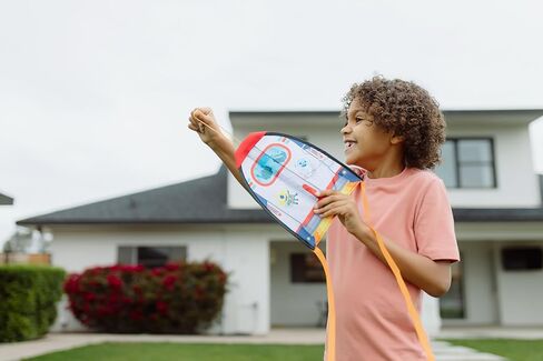 ضحكة مكتومة وزئير - طائرات ورقية بالإبهام - إطلاق طائرات ورقية ممتعة وحيوية - إطلاق طائرات ورقية باستخدام إبهامك - قاذفة ألعاب مطاطية متينة - للأعمار من 5 سنوات فما فوق in Kuwait