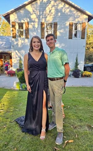 Women's V Neck Bridesmaid Dresses Sleeveless Satin Pleated Formal Dress with Slit 2025 LIN013 in Saudi Arabia