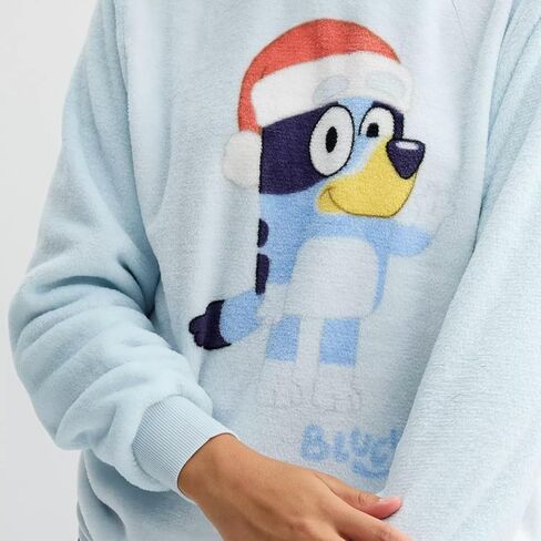 سويت شيرت نسائي من Seven TImes Six Bluey فائق النعومة برقبة مستديرة وقبعة سانتا in Kuwait