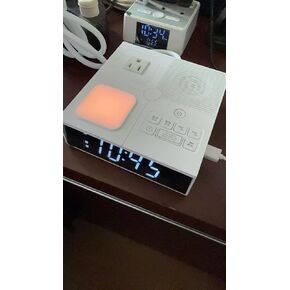 المنبه على مدار الساعة مع شاحن USB ومنافذه ، إنذار النائمين الثقيل للبالغين ، والأطفال والمراهقين ، ومحطة الشحن (مصباح أسود طويل) in Kuwait