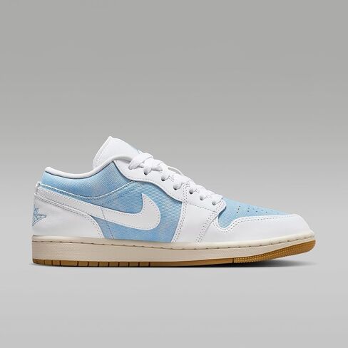 حذاء Air Jordan 1 Low SE للسيدات (أزرق/بني فاتح/شراعي/أبيض) in Kuwait