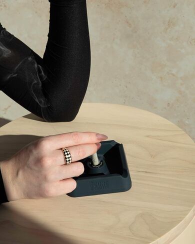 Silicone Ashtray with Metal Snuffer in Saudi Arabia