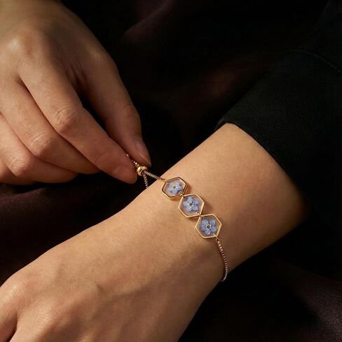 Solza Pressed Flower Bracelet for Women – 316 Stainless Steel Chain with Real Dried Flowers, Adjustable Non-Tarnish Jewelry Bracelet, Durable Gold-Tone Design for Everyday and Special Occasions in Saudi Arabia