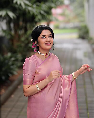 Women's Banarasi Soft Litchi Silk Saree With Unstitche Blouse Piece in Kuwait