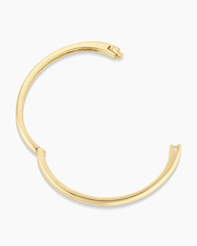 Gorjana - Paseo Cuff - 8K Gold Placed Brass - خيارات متعددة الحجم - النهاية المصقولة - إغلاق المفصلات - تعزيز نظرة غير رسمية in Saudi Arabia