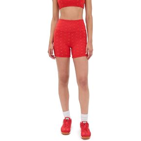 تبختر هذه السراويل القصيرة ذات العيينة النسائية in Kuwait