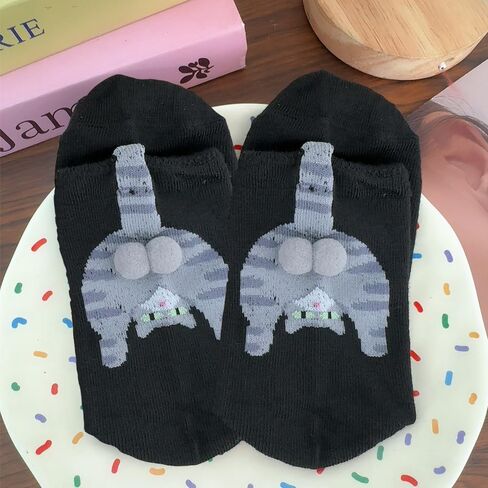 1pair 3D Cat Socks Women Cute Cotton Funny Animal Crew Socks Mid Tube Non Slip Loose Sock Fashion Gift in Saudi Arabia