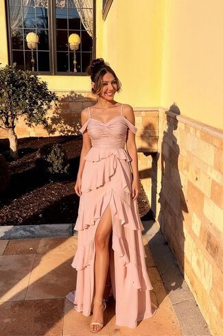 Long Bridesmaid Dresses Tiered Ruffle Formal Chiffon Party Prom Gown with Slit Maxi Off Shoulder Wedding Guest Dress in Saudi Arabia
