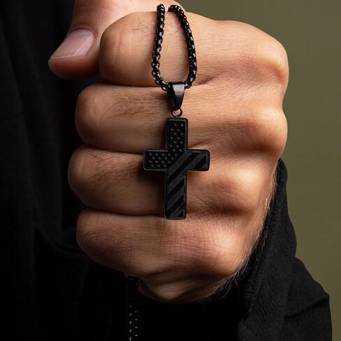 قلادة متقاطعة من Hero Company In God We Trust بعلم أمريكي للرجال - قلادة مسيحية من الفولاذ المقاوم للصدأ - تساعد على إقران المحاربين القدامى مع كلب الخدمة أو كلب المأوى in Kuwait