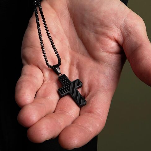 قلادة متقاطعة من Hero Company In God We Trust بعلم أمريكي للرجال - قلادة مسيحية من الفولاذ المقاوم للصدأ - تساعد على إقران المحاربين القدامى مع كلب الخدمة أو كلب المأوى in Kuwait