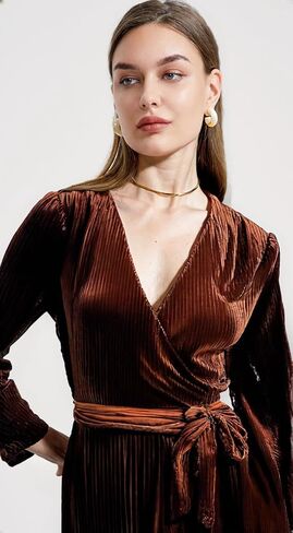 Deerhobbes Design your own Elegant Velvet Long Sleeve Dress for Women - Formal Velvet Maxi Dress for Women in Kuwait