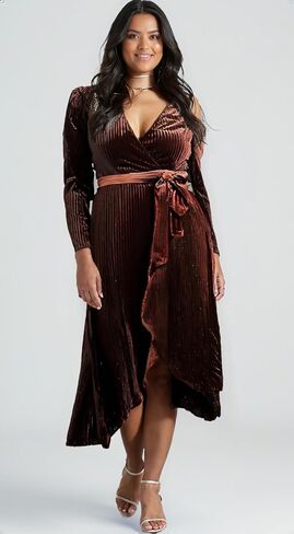 Deerhobbes Design your own Elegant Velvet Long Sleeve Dress for Women - Formal Velvet Maxi Dress for Women in Kuwait