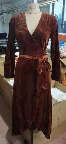 Deerhobbes Design your own Elegant Velvet Long Sleeve Dress for Women - Formal Velvet Maxi Dress for Women in Kuwait