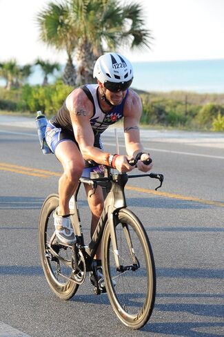 خوذة الترياتلون SLS3 - خوذة دراجة هوائية مع قناع درع قابل للإزالة للتجربة الزمنية TT - خوذة هوائية خفيفة الوزن خوذات ركوب الدراجات على الطرق الترياتلون للرجال/النساء - مقاس واحد 21-23 بوصة in Kuwait