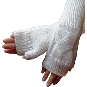 قفازات ناعمة دافئة بدون أصابع للنساء شتوية مريحة كابل متماسكة لتدفئة اليد محبوكة للطقس البارد والكتابة والرسائل النصية in Kuwait