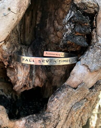 Fall Seven Times Stand up Eight - بيوتر للرجال والنساء من تصميمات ويتني هوارد in Kuwait