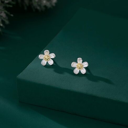 Reffeer Solid 925 Sterling Silver Daisy Stud Earrings for Women Girls Small Flower Stud Earrings in Saudi Arabia