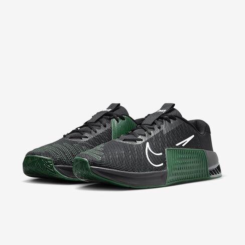 Nike Interact Run (FD5431-009، أسود/أخضر جورجي/رمادي دخاني/أبيض) مقاس 10.5 in Kuwait