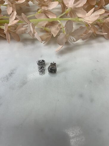 أقراط LE VIAN 2/3 قيراط من الألماس الشوكولاتة على شكل وسادة هالة للنساء من الذهب الأبيض عيار 14 قيراط (أبيض / بني، I1-I2، cttw) ترصيع خلفي من LeVian in Saudi Arabia