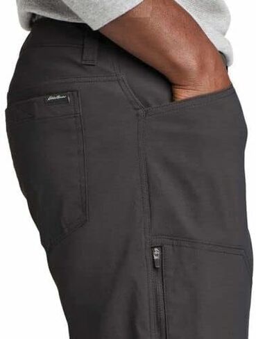 بنطلون Eddie Bauer مبطن بالصوف، 38W 30L، رمادي دخاني داكن in Saudi Arabia