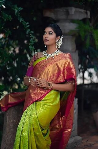 ساري نسائي من مزيج الحرير Kanjivaram Banarasi مع قطعة بلوزة غير مخيطة | الساري الهندي التقليدي للملابس الاحتفالية in Kuwait