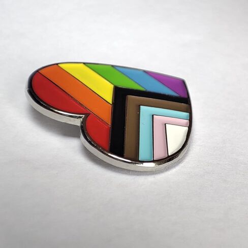 دبوس علم LGBTQ Gay Pride المينا ملون على شكل قلب الحب على حقائب الملابس والقبعات in Kuwait