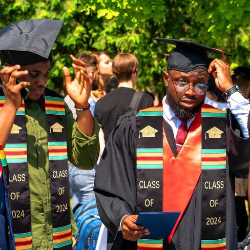 Kente Cloth Graduation Stole of 2024 أوشحة وشالات التخرج الأمريكية الأفريقية وشاح التخرج المصنوع من الفن الأفريقي الأصيل لعرض تراثك بفخر in Kuwait