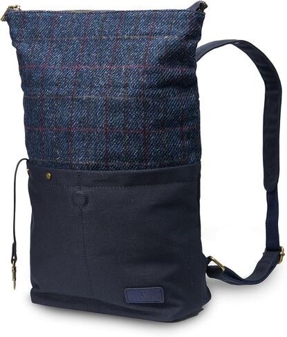 حقيبة ظهر من القماش Islander Harris Tweed مع غطاء كلاسيكي وحافظة للكمبيوتر اللوحي (12.99 بوصة × 12.99 بوصة × 5.11 بوصة) (Navy TT) in Kuwait