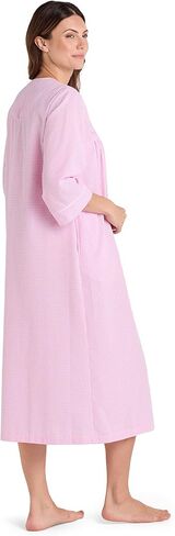 رداء Miss Elaine Long Seersucker النسائي، وجيوب وسحاب مع زخرفة أمامية مطرزة، وملابس نوم وملابس نوم (متوسط، وردي/أبيض مربع) in Saudi Arabia