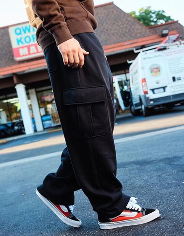 Rsq Mens Baggy Cargo Sweatpants in Saudi Arabia