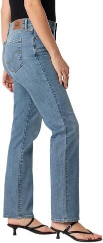 Levi Strauss Signature Gold Womens Totally Shaping Straight Jeans in Saudi Arabia