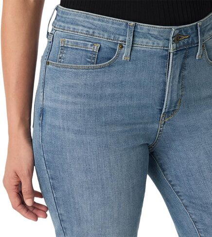 Levi Strauss Signature Gold Womens Totally Shaping Straight Jeans in Saudi Arabia
