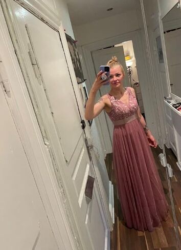 Women's Formal Dresses Long Evening Gowns Tulle V Neck Sleeveless Sparkly Sequin Cocktail Party Wedding Guest Dress in Saudi Arabia